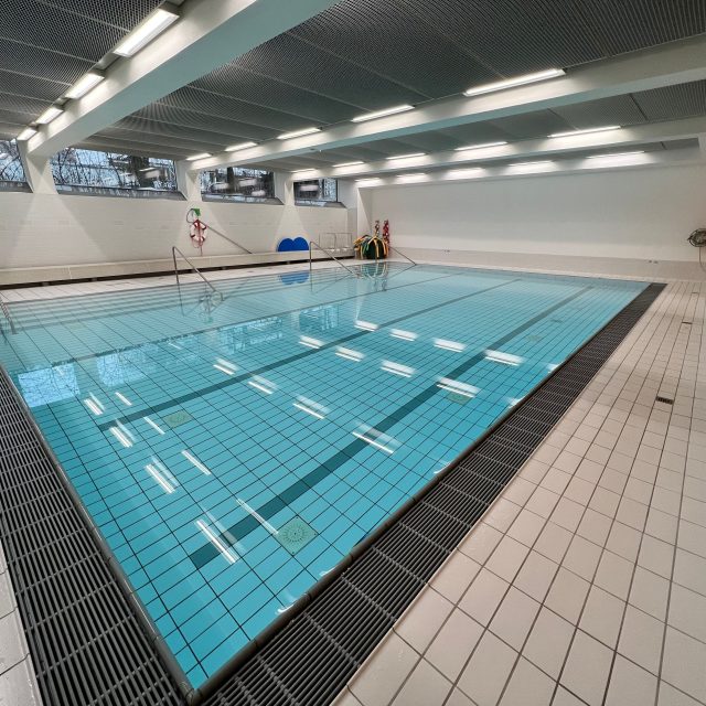 Schwimmbad in Laim, Schwimmschule Flipper